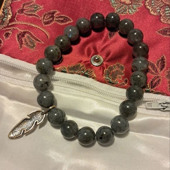 Labradorite Beaded Bracelet W/ 925 Sterling Silver Feather Charm - Picture 4 of 4